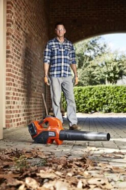 Husqvarna 325ib Accu Bladblazer Ex.accu -Husqvarna || Gardena Verkoop 967991001 4 HUSQVARNA20320IB20ACCU20BLADBLAZER20EX.ACCU