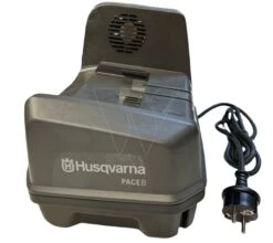Husqvarna C900x Acculader Pace 380x 750x -Husqvarna || Gardena Verkoop 970495001 3 HUSQVARNA20C900X20ACCULADER20PACE20380X20750X